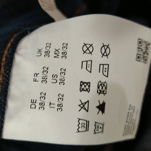 Hugo Boss Regular Fit Stretch Denim Jeans - Picture 9 of 11